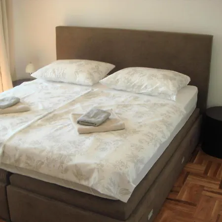 Apartament Ivan J